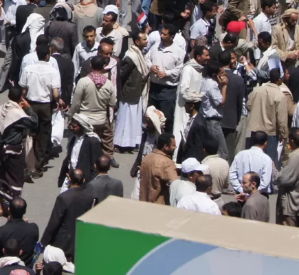 الإخوان يعيثون فساداً في تعز اليمنية... ما الجديد؟