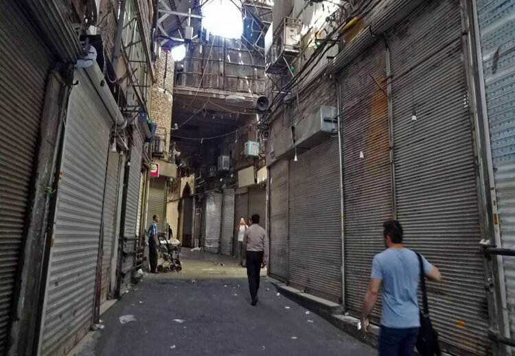 إضرابات تعمّ إيران... والنقد الدولي يكشف حقيقة اقتصادها