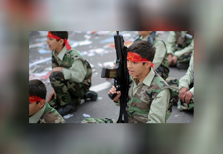 أطفال في صفوف الميلشيات الإيرانية وفيلق "فاطميون"