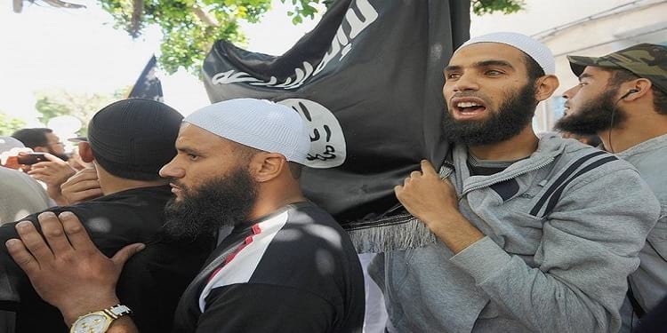 السلفيون الشيوخ يسيطرون على حوالي 30 مكان عبادة من أصل 2000 في فرنسا