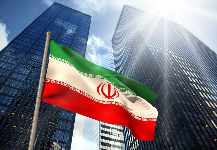 إيران تواجه سياسة حافة الهاوية الأمريكية بشراكات إقليمية