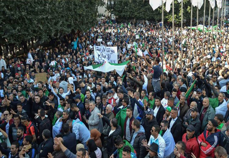 الجزائر تشهد التظاهرات الأكبر منذ "الربيع العربي"