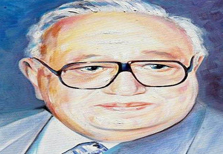 قدم ثروت عكاشة مشروعاً ثقافياً، ويمكننا العودة لهذا النموذج
