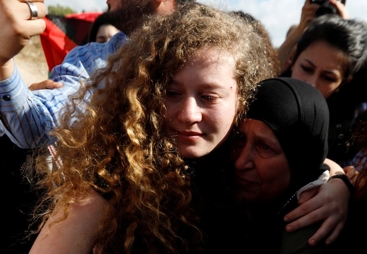 10 محطات جعلت عهد التميمي أيقونة للنضال الفلسطيني