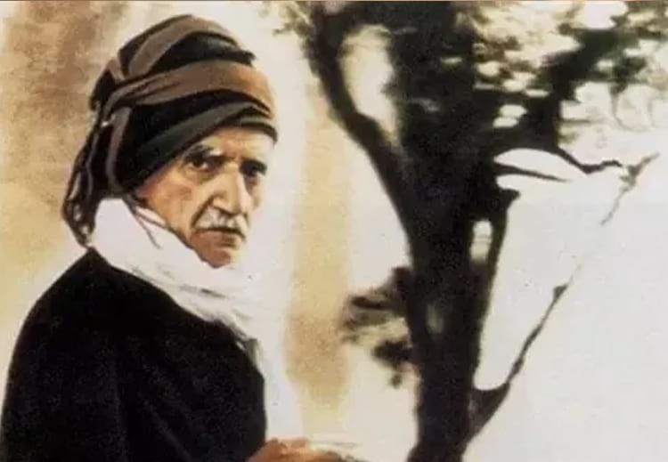 اطلع غولن في صغره على رسائل سعيد النورسي وتأثر بها حتى غدا من أتباعه