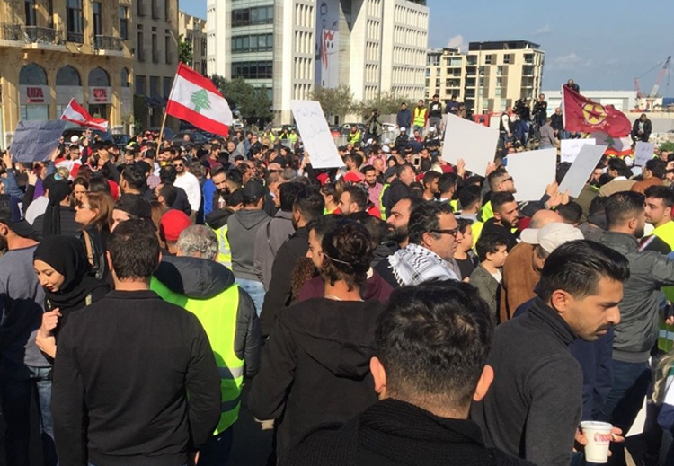 الجمود السياسي والعجز الاقتصادي يحرك اللبنانيين.. فهل من مجيب؟