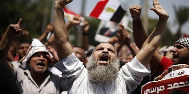 في مصر اعتبر السلفيون نظامَ الحكم شركياً وحين وصل مرسي للسلطة اعتبروه شرعياً