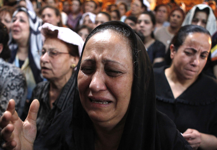 لماذا يستهدف المتطرفون مسيحيي مصر؟