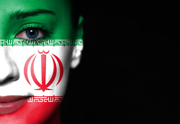 هكذا تقف الحركة النسوية في إيران بوجه نظام الملالي