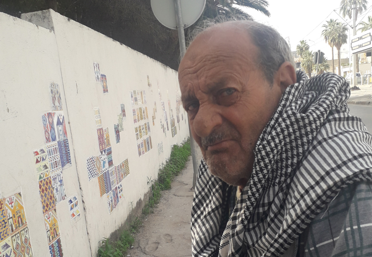 يقول ريجاني أن سعر السجائر ارتفع بشكل كبير وهذا ما أجبره على استهلاك النفّة