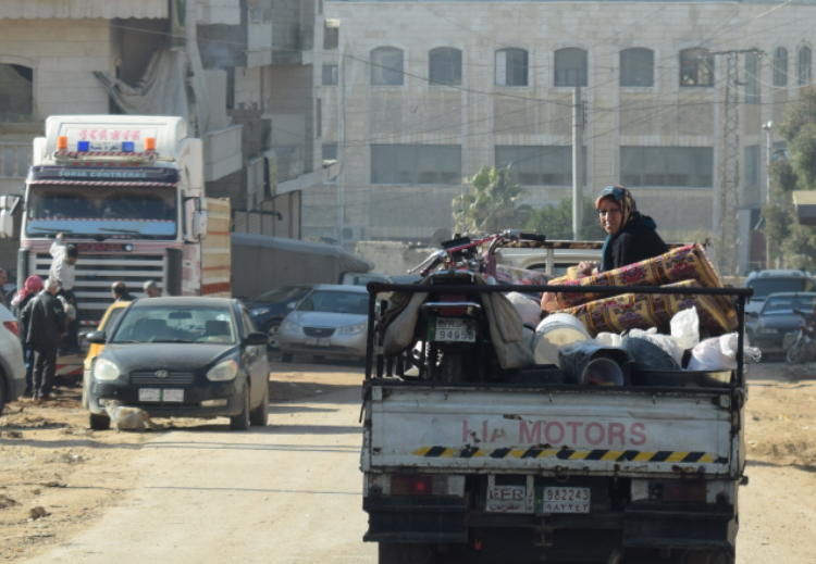 صورة تظهر النزوح من ريف عفرين نحو مركز المدينة نتيجة القصف بتاريخ 30-1-2018