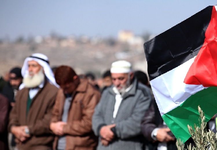 الحق تم التعبير عنه في كثير من الحالات، كحق إلهي وليس كحقّ بشري