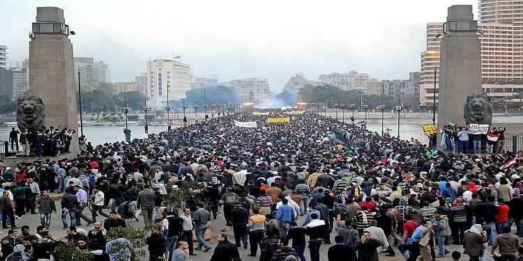 هل اختطف الإخوان حركية الجماهير العربية؟
