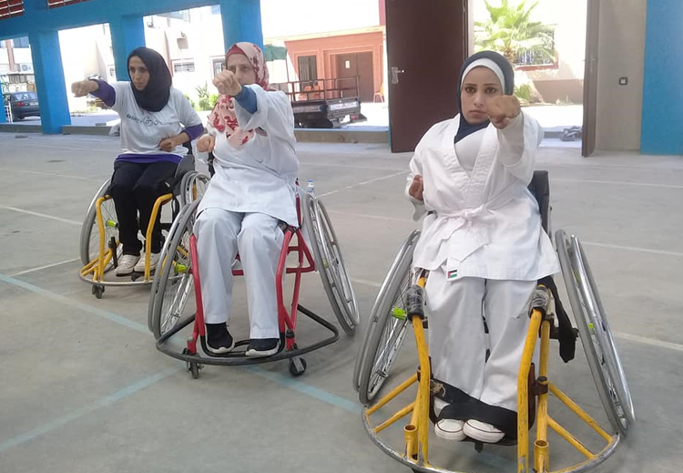 رغم النجاح الكبير إلا أنّ هناك صعوبات تتمثل في قلة الإمكانيات وانعدام الداعمين