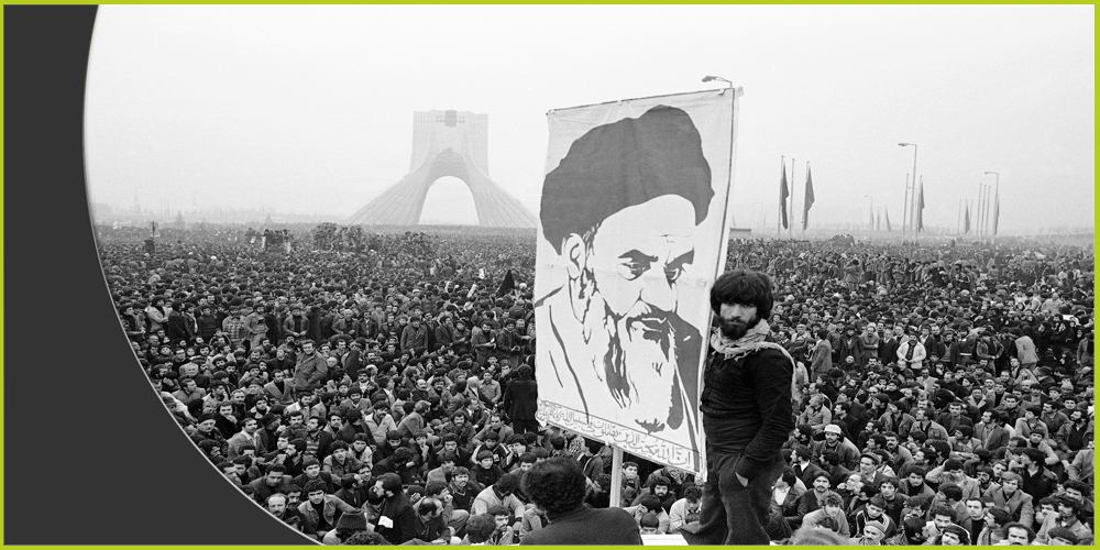 منذ قيام "الثورة الإسلامية" في إيران العام 1979، خرج الخميني برؤية مفادها أنّ "الدولة الإسلامية السياسية لا تقوم إلا بوجود ولي فقيه