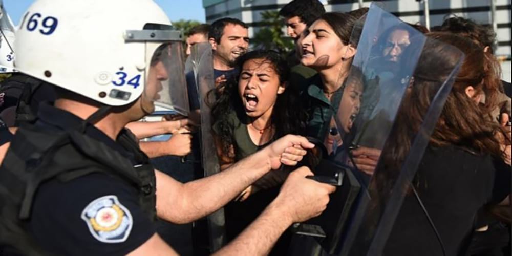 الاتحاد الأوروبي يوجّه انتقادات حادة لتركيا