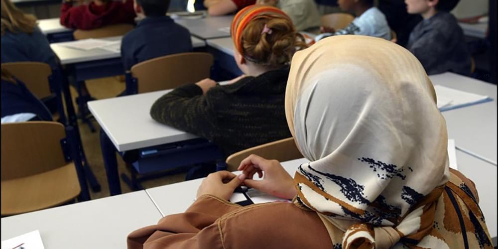 بلجيكا: قرار قضائي يسمح لطالبات بارتداء الحجاب