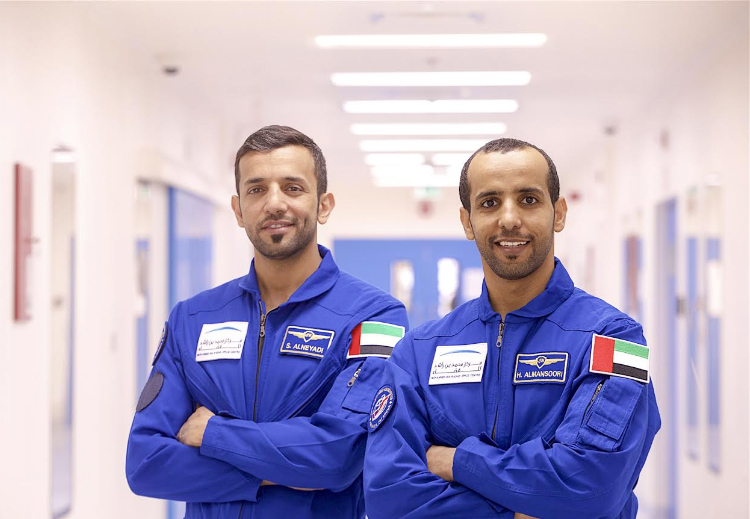 هزاع المنصوري وسلطان النيادي يحلّقان بالإمارات في الفضاء