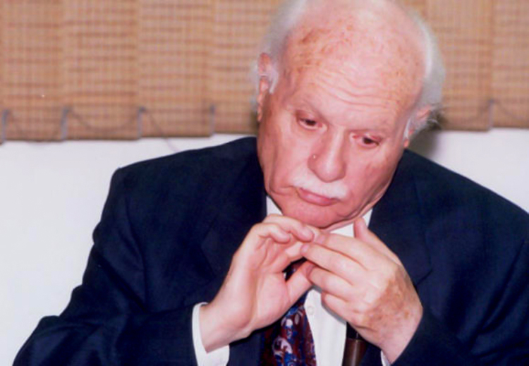 إحسان عبّاس المثقف الموسوعي إذ يستشعر "غربة الراعي"
