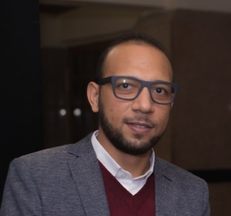 الباحث المصري الدكتور مصطفى صلاح