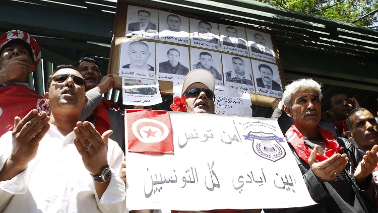 التغيير المستمر في حكومات تونس يربك الوضع الاجتماعي والاقتصادي