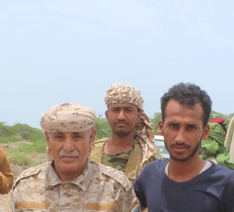 الزميل الشرافي بصحبة العميد عبد الله مهدي من جبهة الضالع