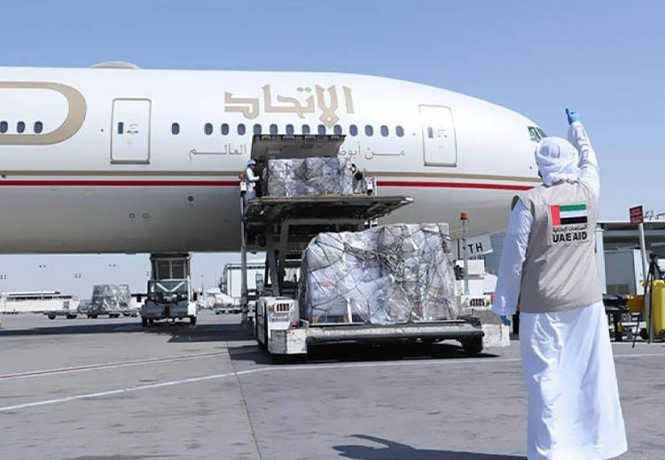الإمارات ترسل طائرة مساعدات إلى مطار كابل بأفغانستان