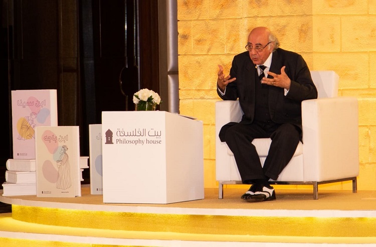 تناولت الجلسة التي قدمها الدكتور أحمد برقاوي معنى الفلسفة بوصفها علم التفكير وطرح الأسئلة والبحث المنطقي عن المعاني العميقة للأشياء