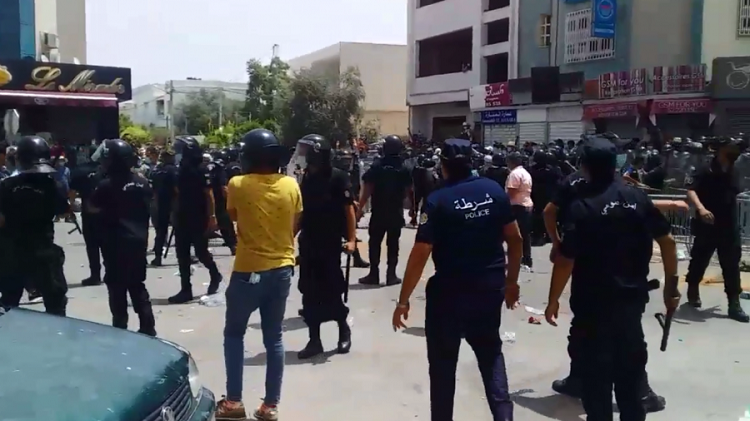 تشديد أمني في شارع الحبيب بورقيبة وساحة مقر البرلمان بمنطقة باردو