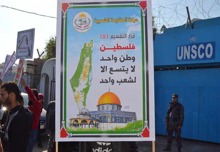 لا توجد نيّة أو إرادة بين حركتي فتح وحماس، وفق منصور، لإنهاء الانقسام، في ظلّ حاجة هذا الأمر لإجراء انتخابات