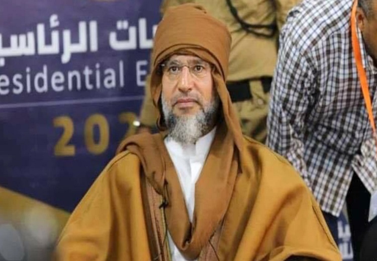 تقدم سيف القذافي بمستندات ترشحه لمكتب الإدارة الانتخابية بمركز سبها