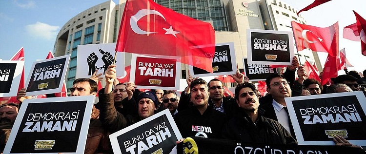 صحفيون سياسيون وناشطو حقوق إنسان معارضون تعرضوا للقمع وفق تقارير