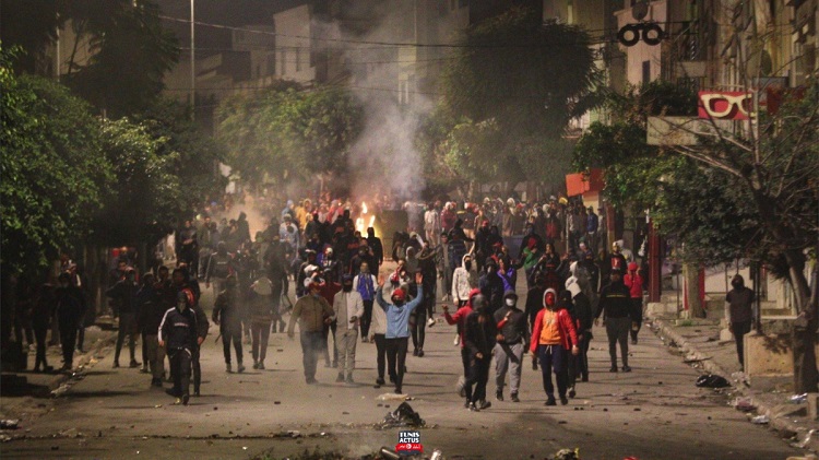 عاشت تونس على وقع احتجاجات شعبية واسعة خلال الأسابيع الأخيرة