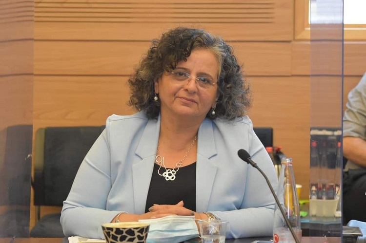 عضو الكنيست الإسرائيلي عن القائمة العربية المشتركة، عايدة توما: انتشار العنف والجريمة داخل المجتمع العربي يرجع لإهمال وتراخى السلطات الإسرائيلية المقصود عن ملاحقتها للعصابات الإجرامية