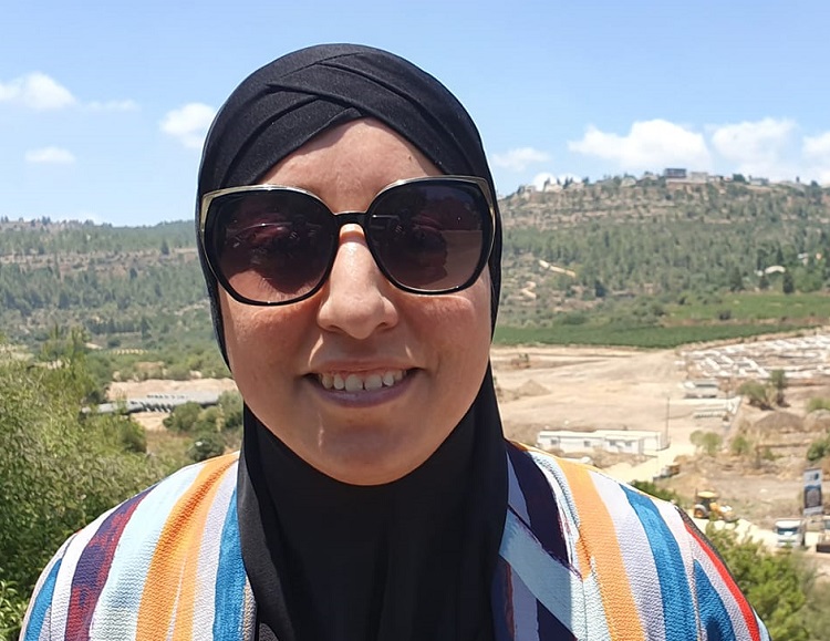 مديرة القسم العربي السابقة في متحف قلعة داود بالقدس، والباحثة في مجال الآثار، عبير زياد