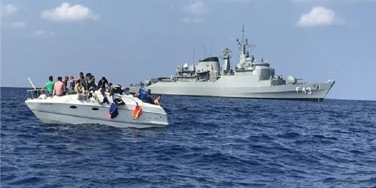 أحبطت السلطات اللبنانية محاولة تهريب عدد من العائلات السورية بحراً، وبطريقة غير شرعية عبر البحر المتوسط