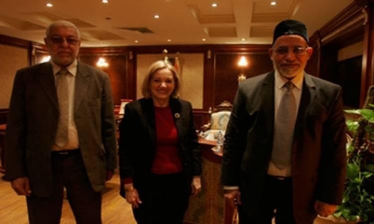 مرشد الإخوان، محمد بديع، في لقاء مع السفيرة الأمريكية في مصر، عام 2011