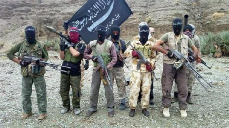 مقاتلون من جماعة "جيش العدل" الناشطة في المناطق الحدودية بين باكستان وإيران