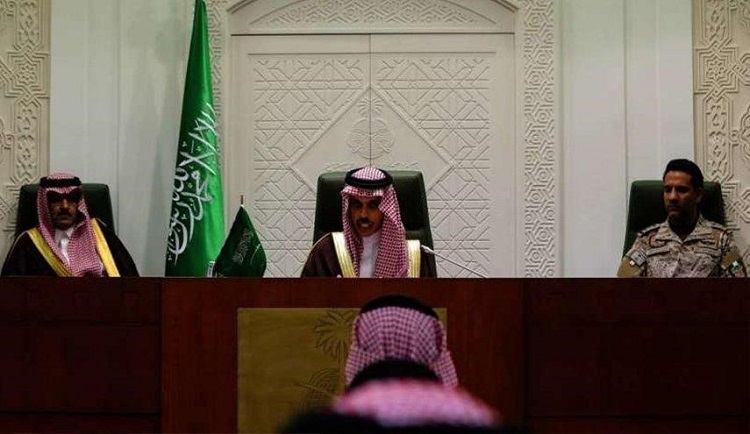 وزير الخارجية السعودي أثناء الإعلان عن مبادرة وقف إطلاق النار