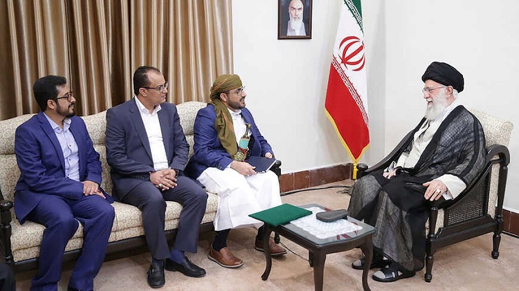 وفد حوثي في لقاء خامئني بطهران