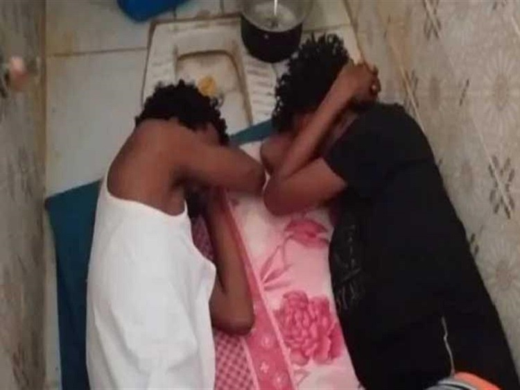 يعانون من ظروف صحية صعبة، خاصة مع إصابة عدد كبير منهم في مركز الدرج بفيروس كورونا، وسط انعدام الرعاية الصحية