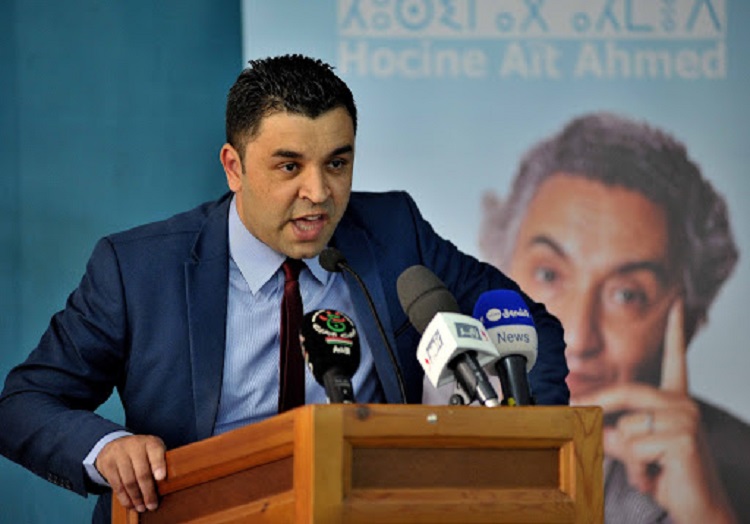 الأمين الأول لحزب جبهة القوى الاشتراكية، يوسف أوشيش