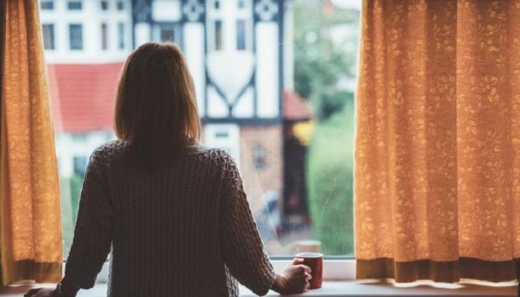 لم يتوقف الأمر عند القلق لدى شيماء يحيى بعدما لاحظت صعوبة في النطق تعتري حديثها من كثرة العزلة وعدم فتح نقاشات حية