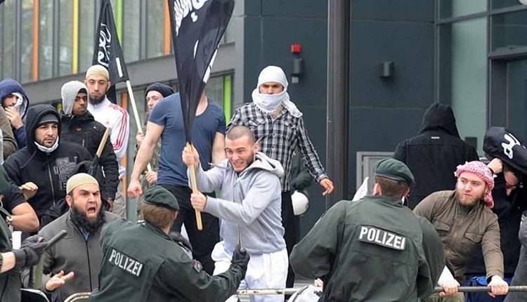 بَنت السلفية قواعدها الخلفية في الأحياء الهامشية في أوروبا