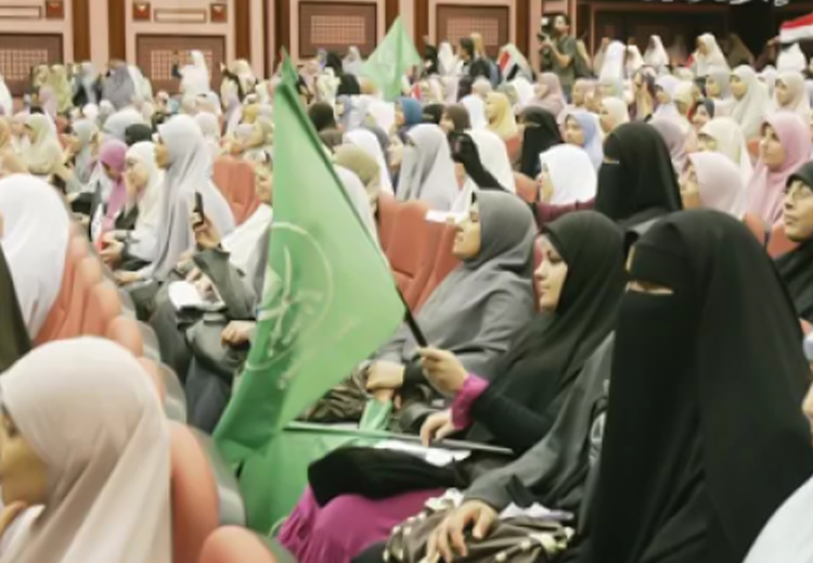 قسم الأخوات سيرسم ما سيكون عليه الإخوان خلال الأعوام المقبلة