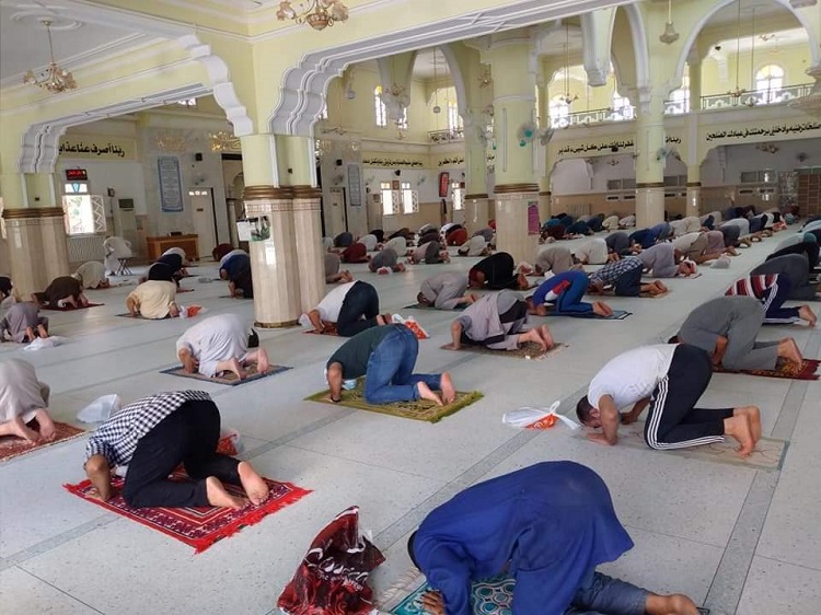 "استنكر" بوركاب تزامن فتح المساجد مع الشواطئ والمقاهي والمطاعم