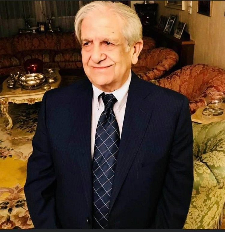 الراحل الصياغ أكاديمي وباحث ومترجم وناقد وشاعر من مواليد الكرك في الأردن عام 1942