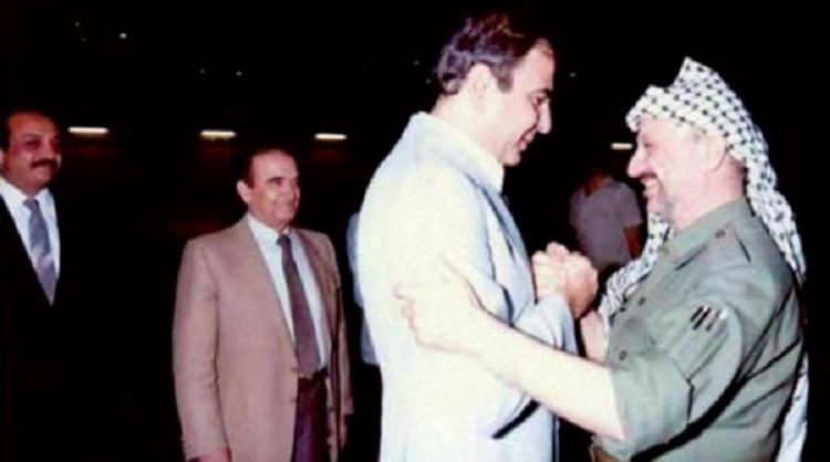 يصف طاهر المصري الزعيم الفلسطيني الراحل ياسر عرفات بأنه كان مراوغاً