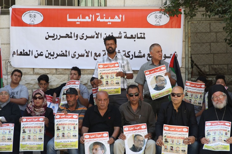 يواصل ستة من الأسرى الفلسطينيين خوض معركة الأمعاء الخاوية منذ أمد بعيد