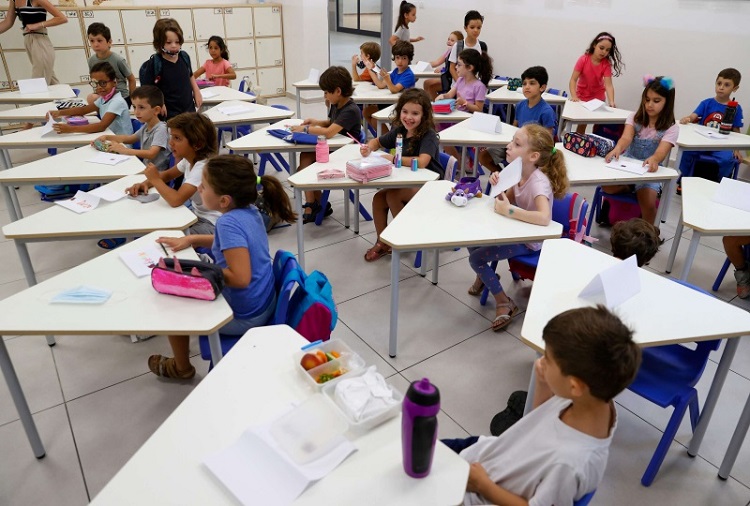 المنظومة الإسرائيلية تسعى إلى خلق الإنسان والطالب الفلسطيني الخاضع والمغيب الهوية